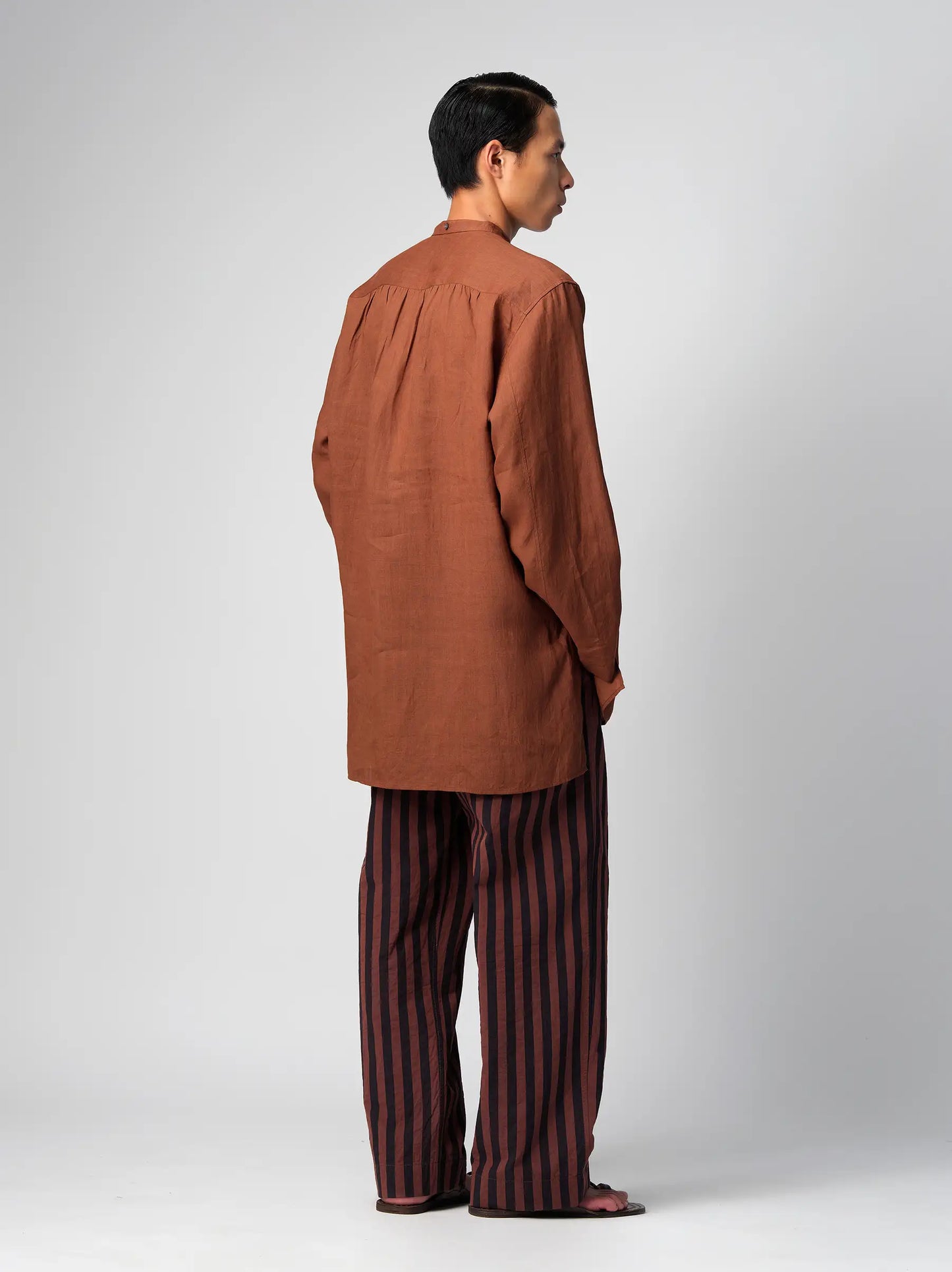 IT.025.16.158 PLEATED LONG SHIRT