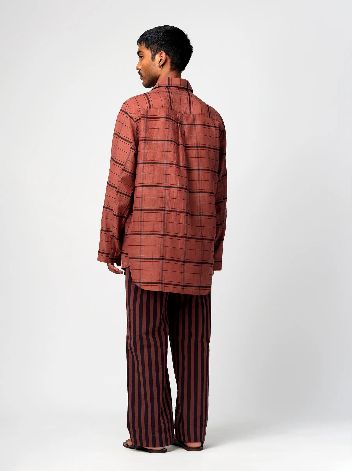 IT.025.16.161 EASY SHIRT
