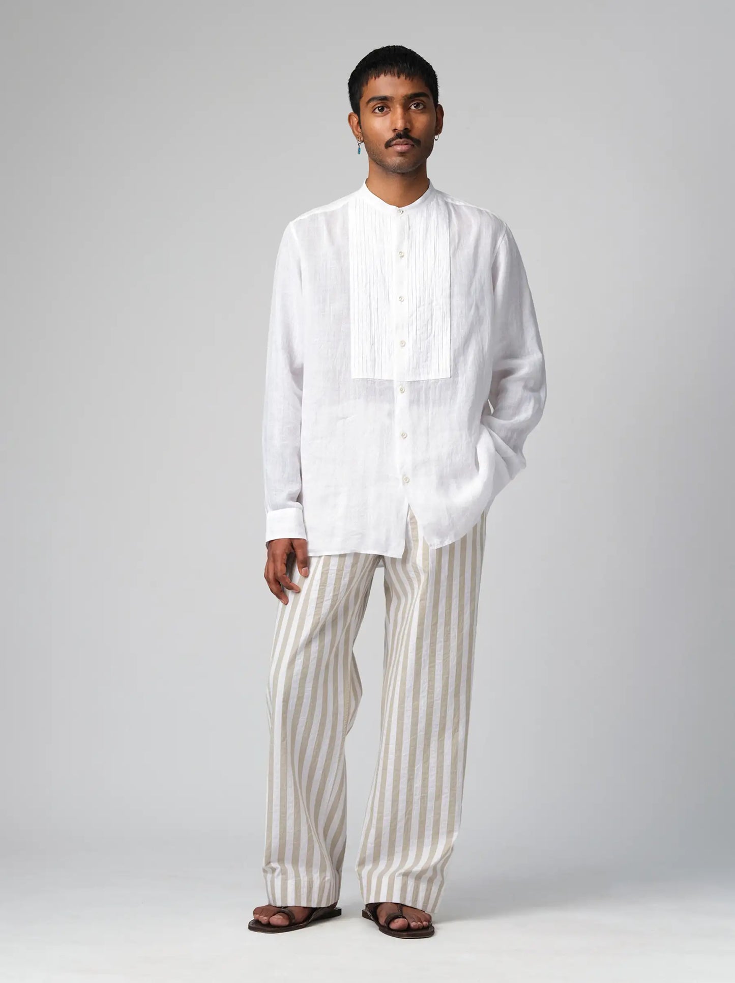 IT.025.16.141 PLEATED PANTS