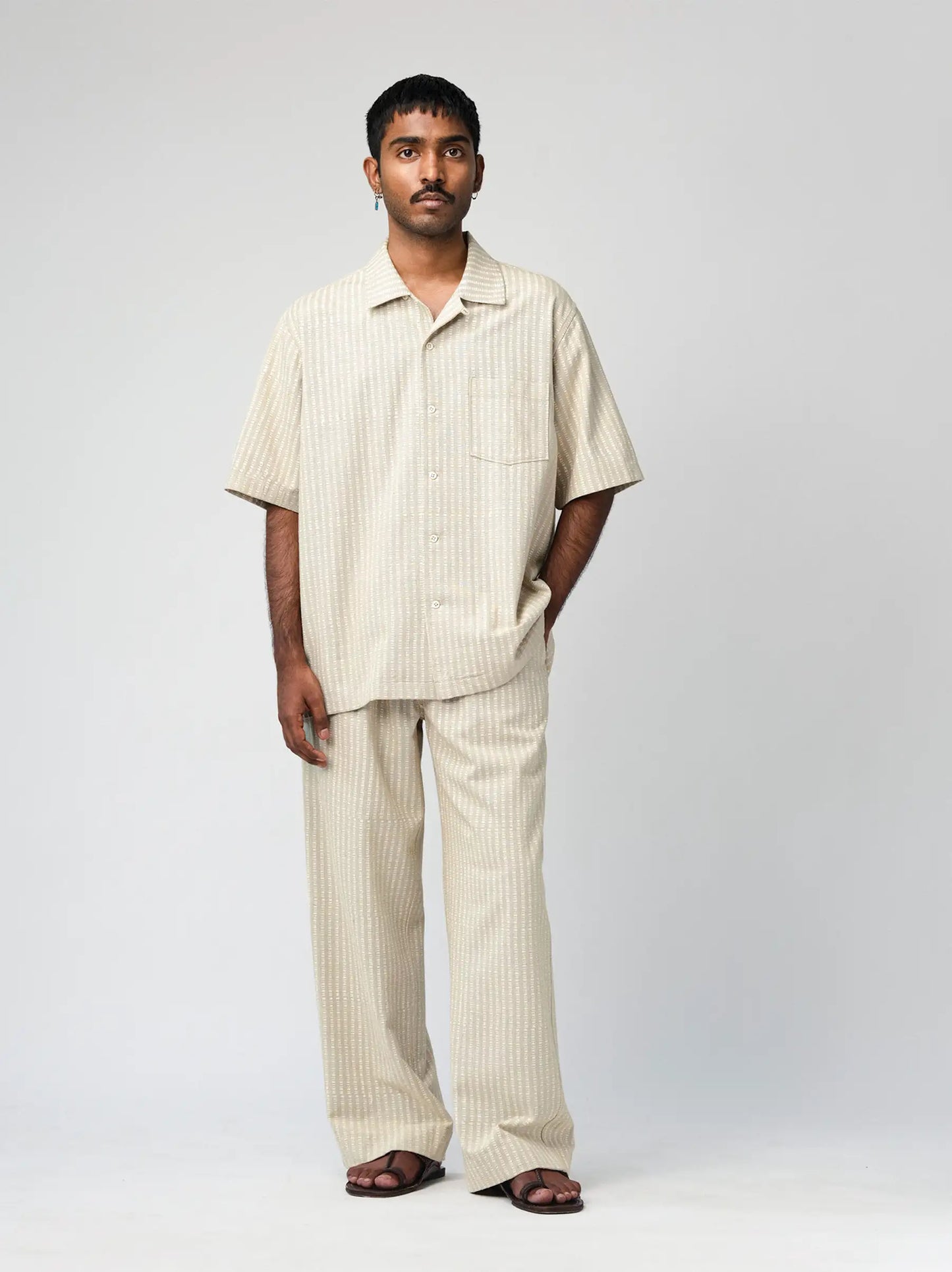 IT.025.16.146 PRINTED PLEATED PANTS