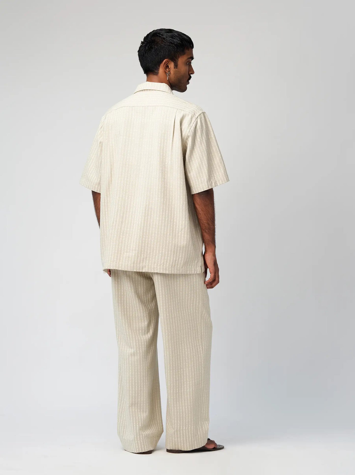 IT.025.16.146 PRINTED PLEATED PANTS
