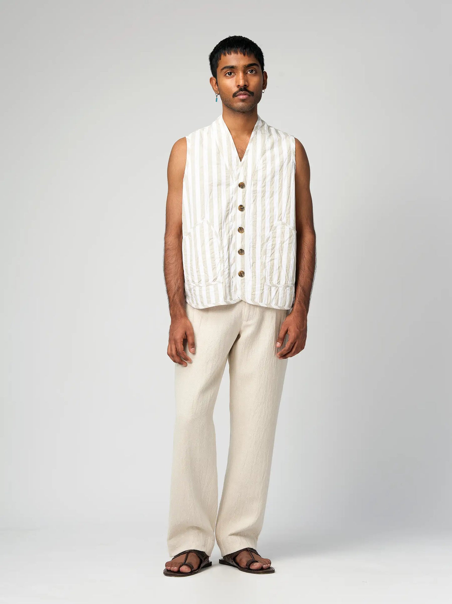 IT.025.16.143 VEST