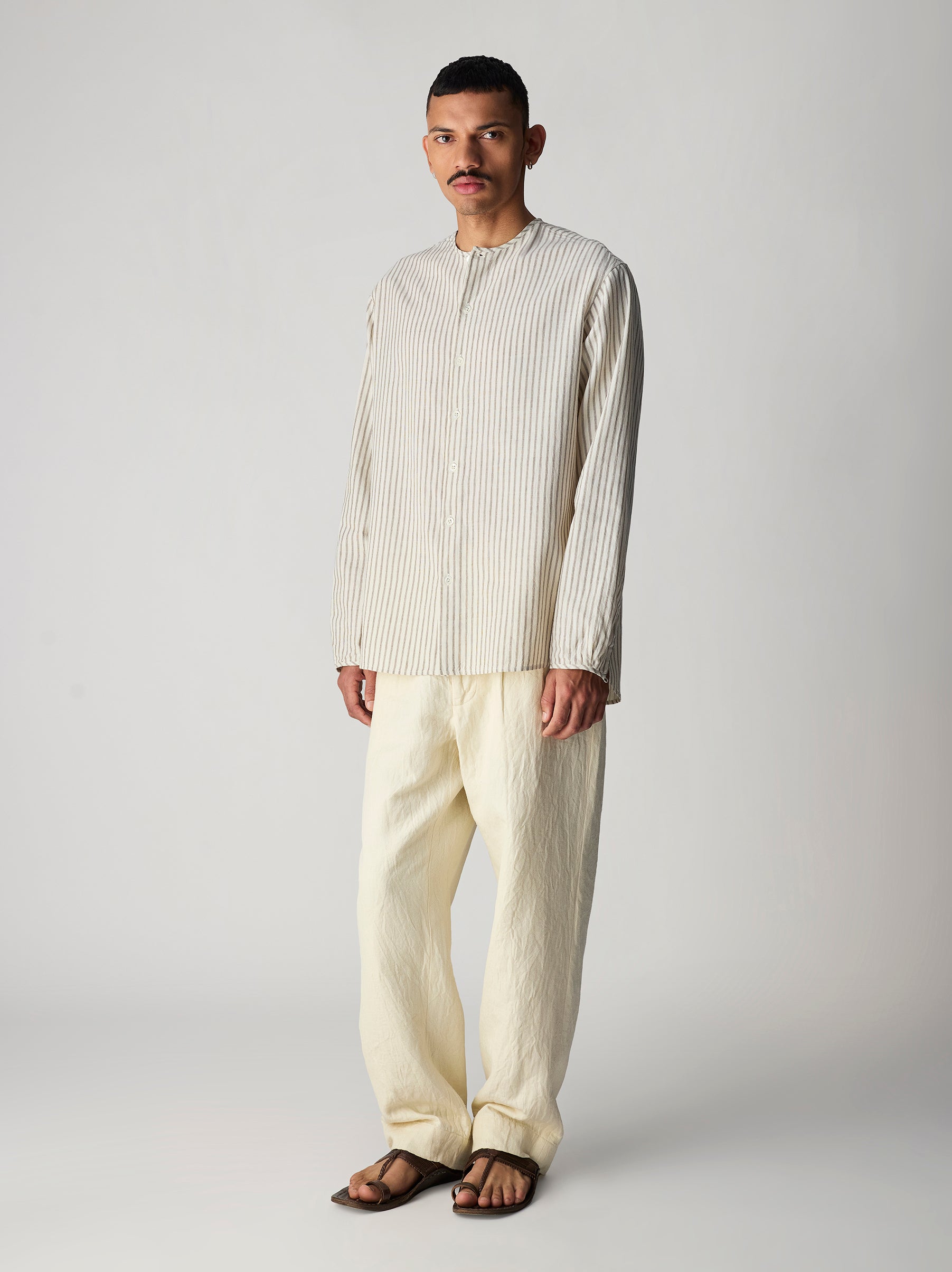 IT.026.17.207 BINDING COLLAR SHIRT