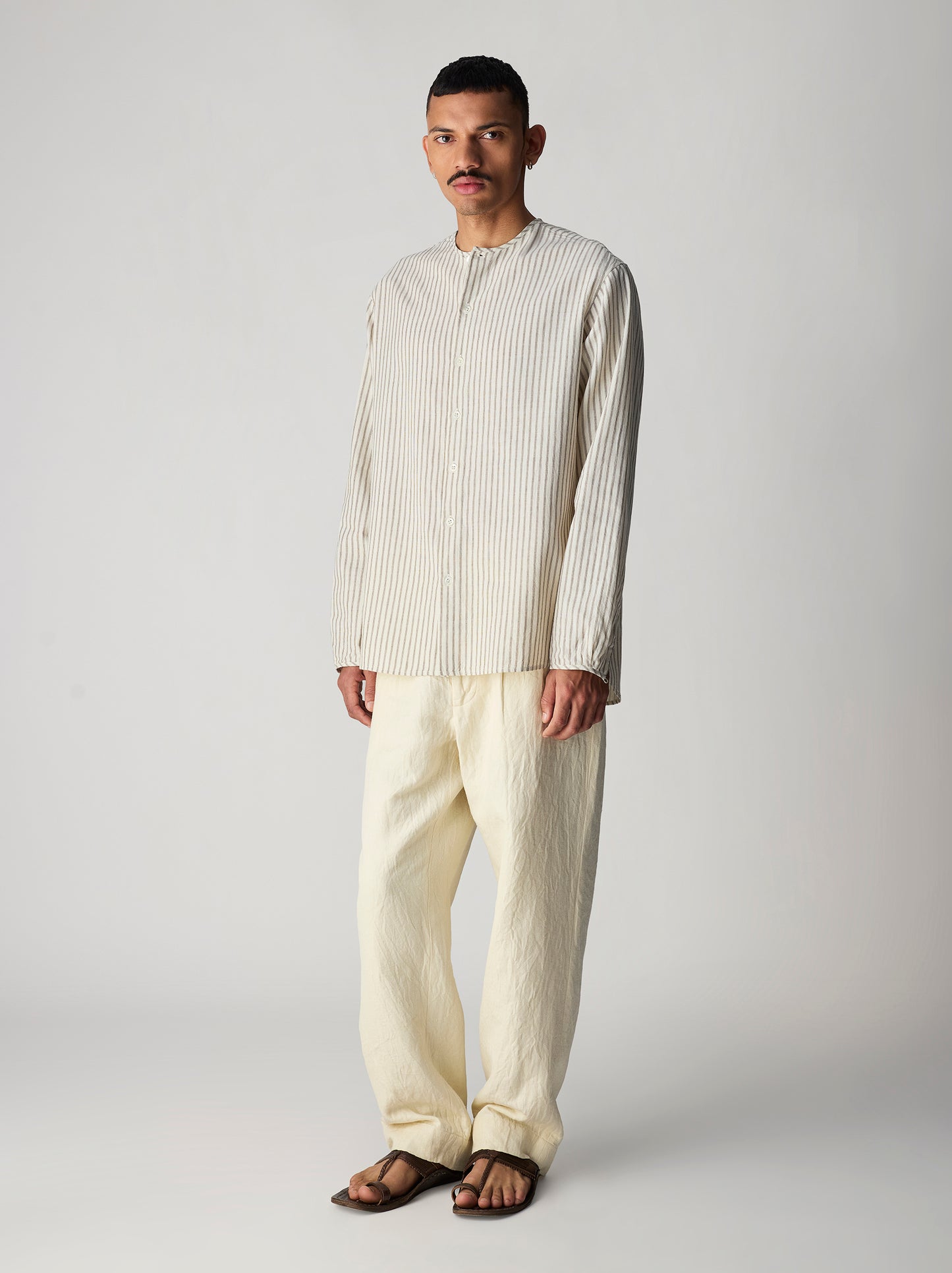 IT.026.17.207 BINDING COLLAR SHIRT
