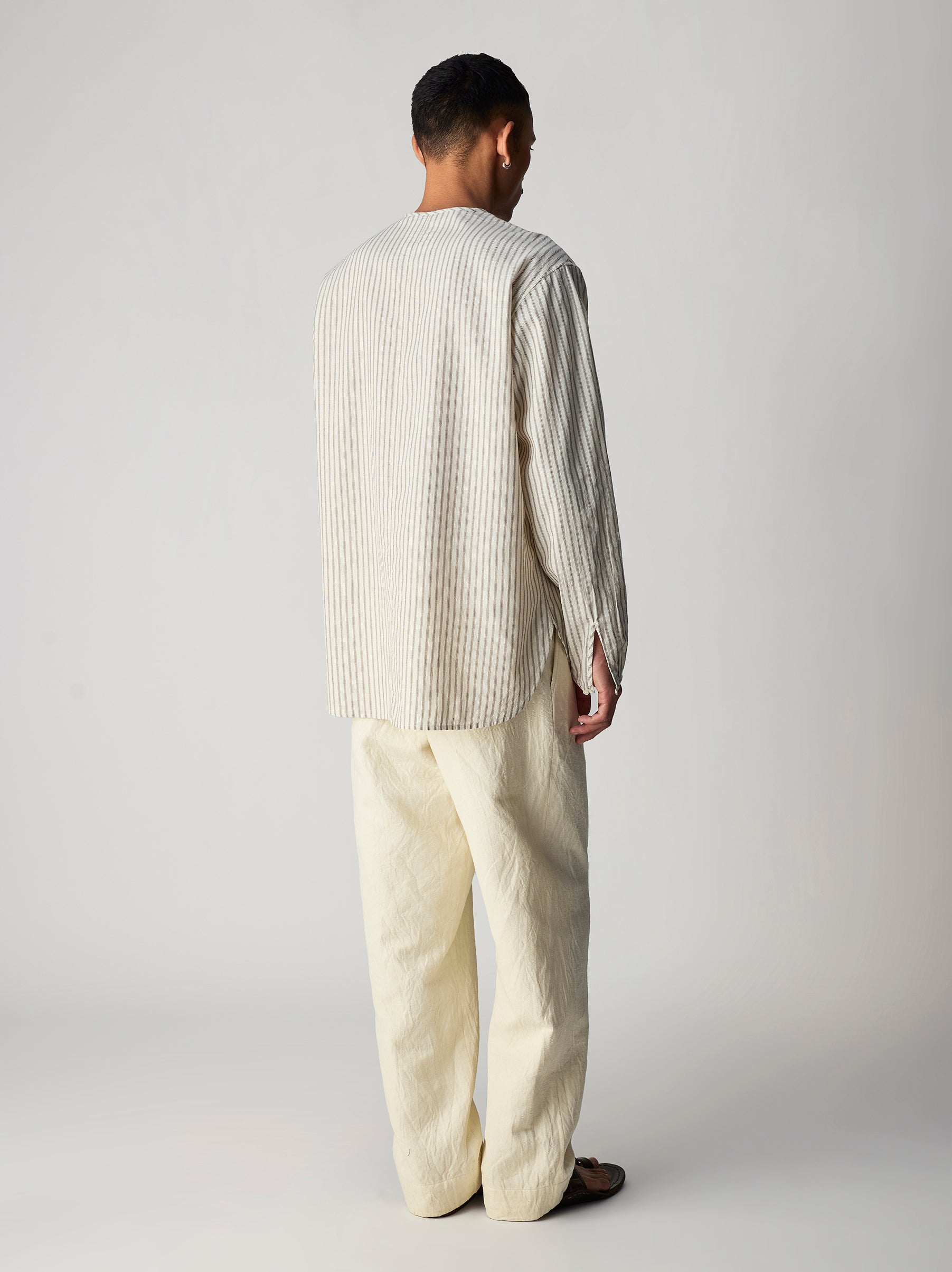 IT.026.17.207 BINDING COLLAR SHIRT
