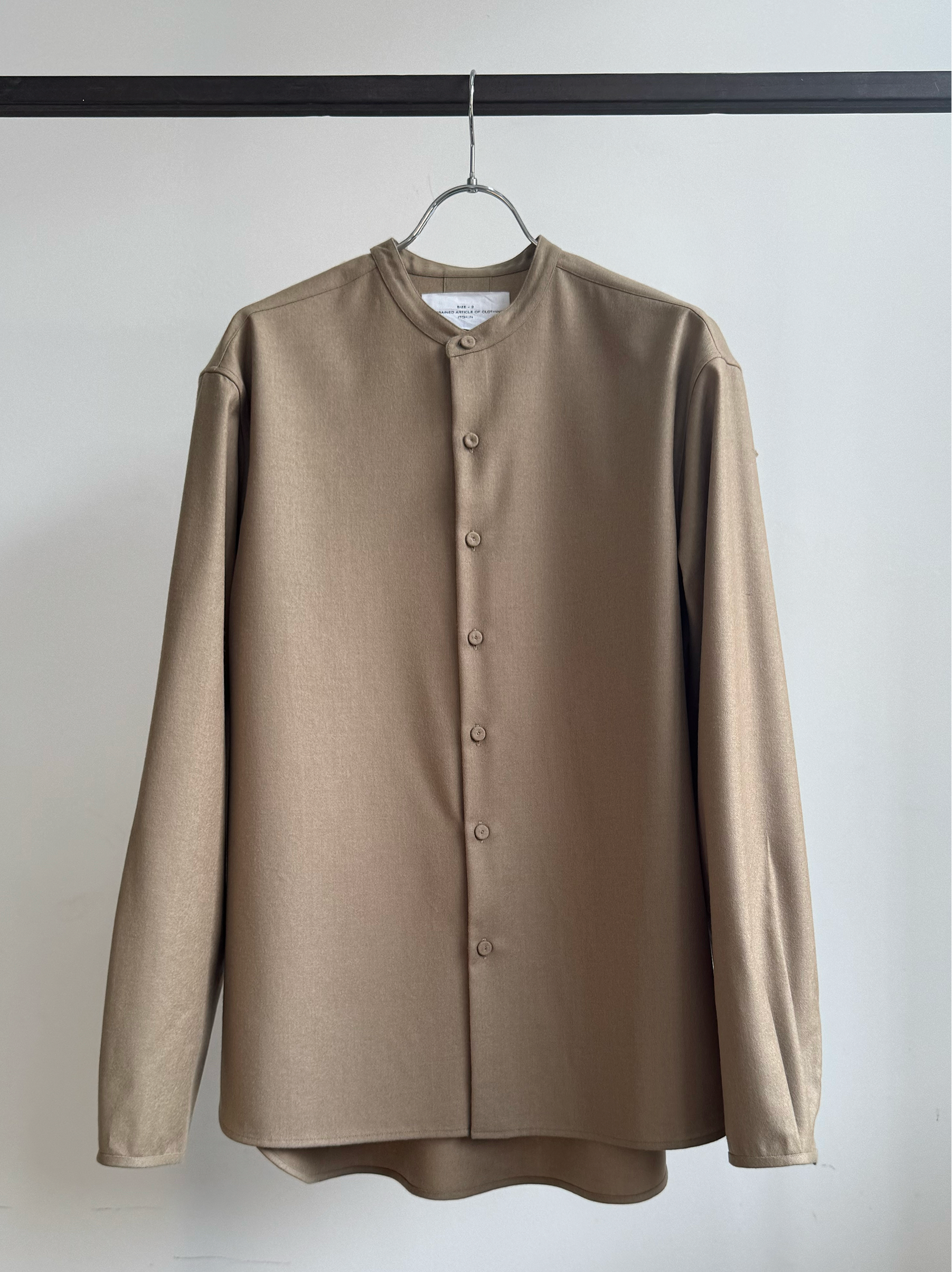 IT.EXC.25.60 BAND COLLAR SHIRT