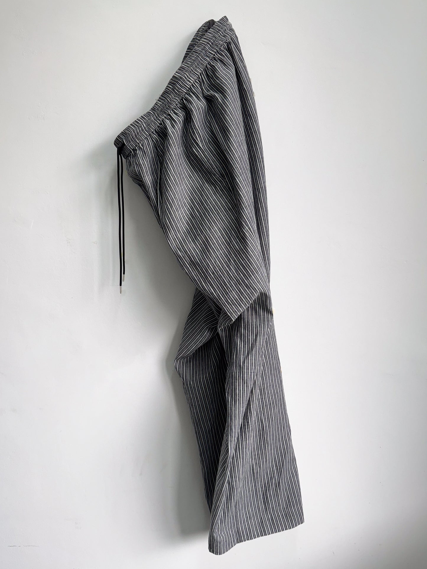 IT.EXC.25.47 DRAWSTRING PANTS